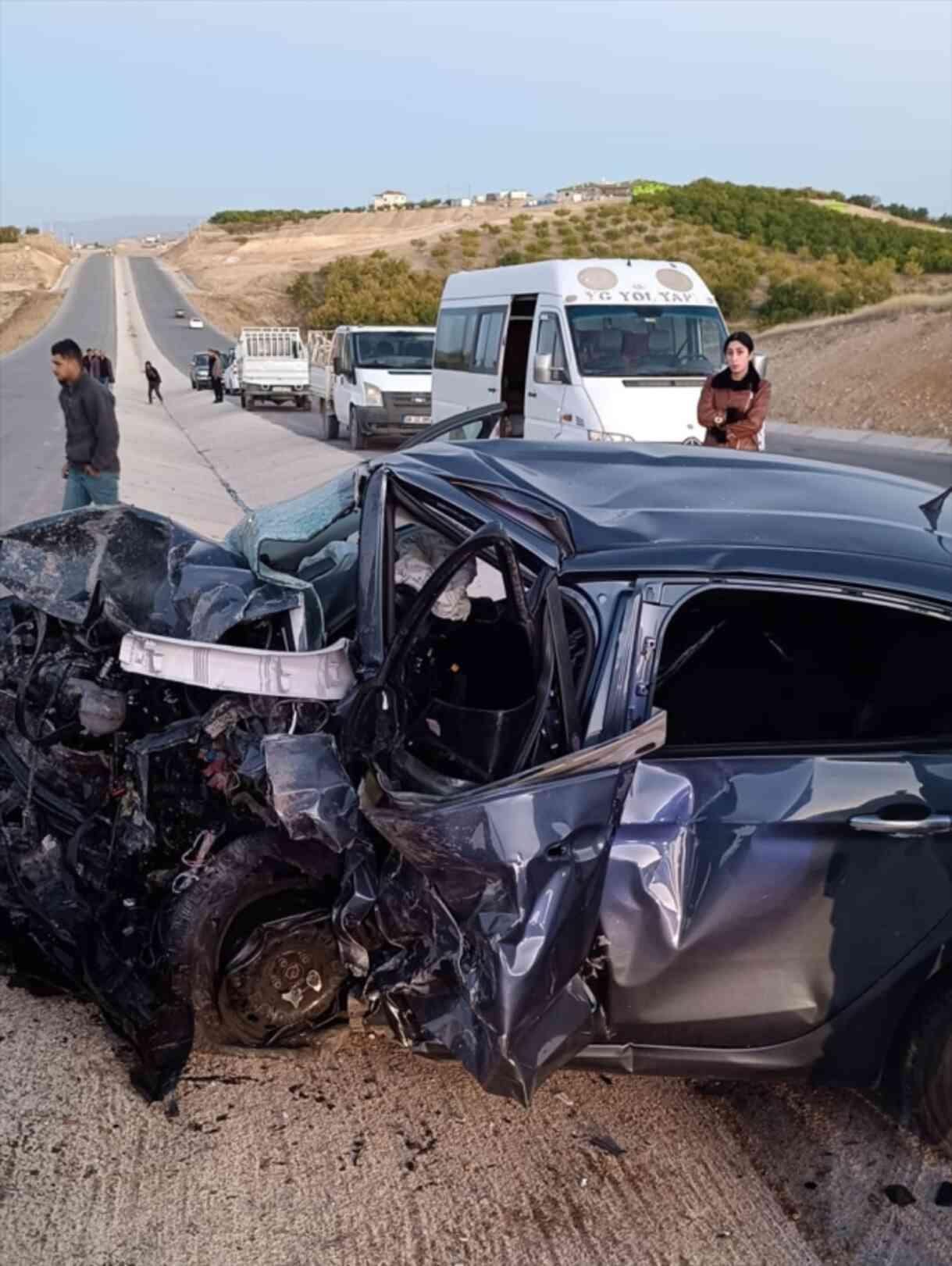 Malatya'da otomobil ile pikap kafa kafaya çarpıştı: 3 ölü, 4 yaralı