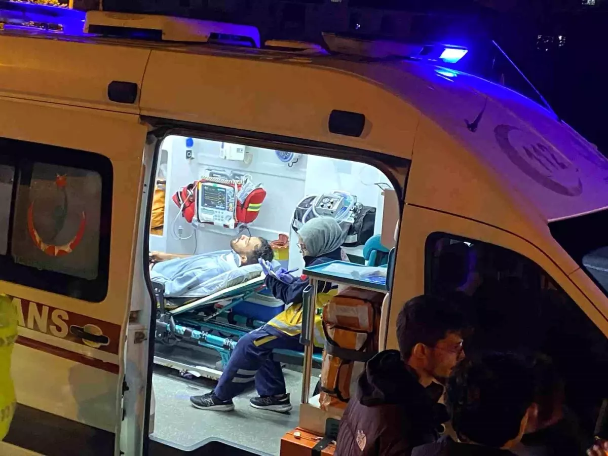 Derince\'de Trafik Kazası: 5 Yaralı