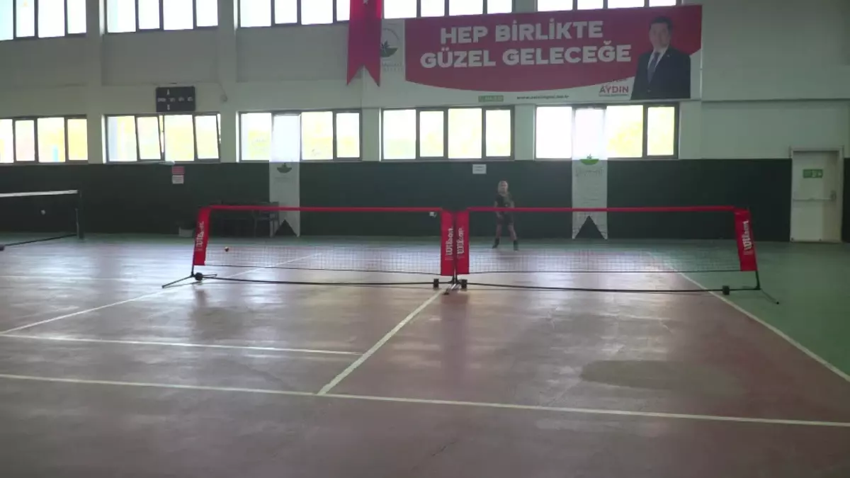 Osmangazi\'de 29 Ekim Cumhuriyet Kupası Tenis Turnuvası Başladı