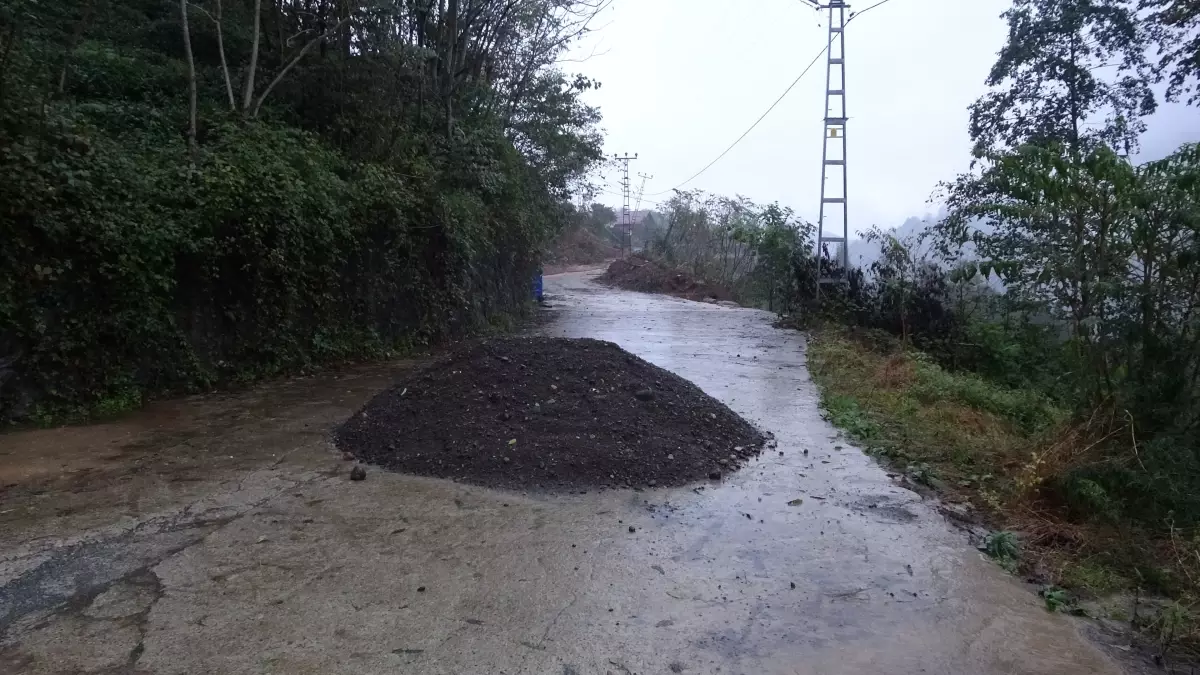 Rize\'de Heyelan Güvenlik Kamerasında