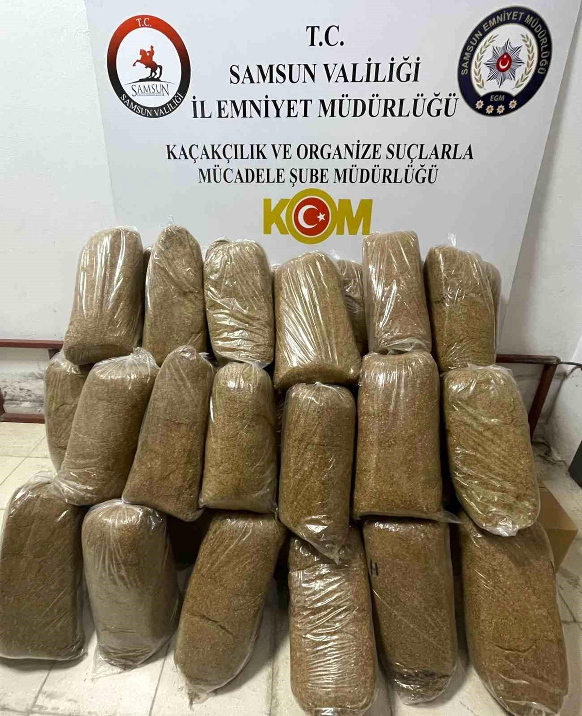 Samsun\'da Kaçak Tütün ve Telefon Operasyonu