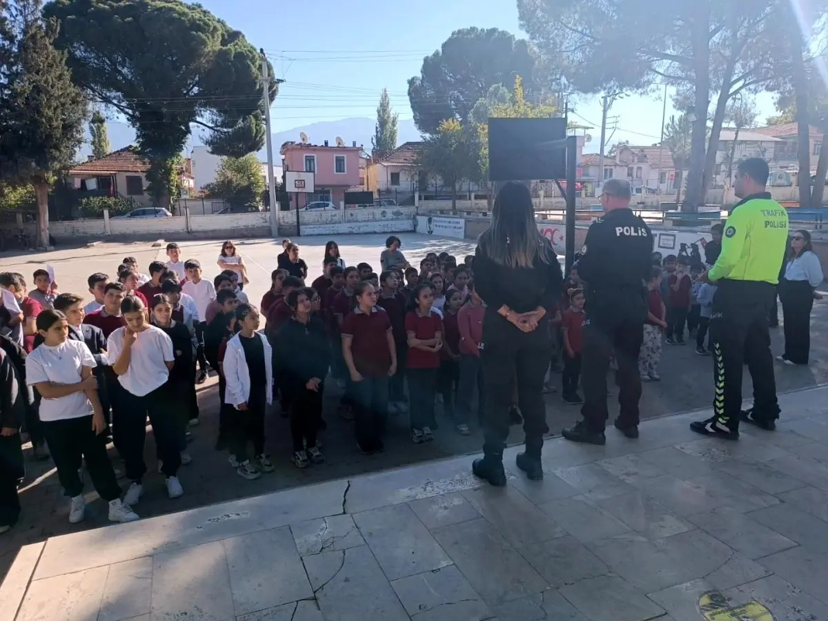 Seydikemer\'de öğrencilere toplum destekli polislik eğitimi verildi