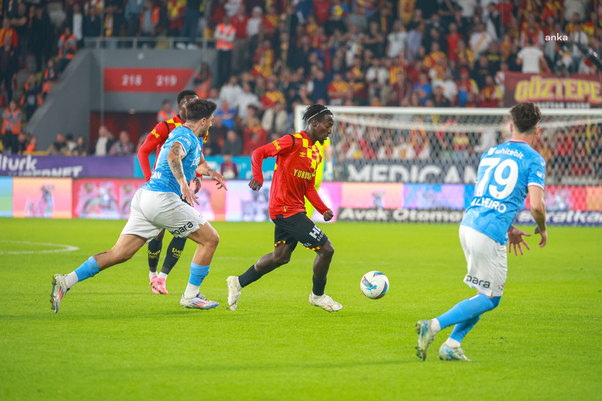 Göztepe, Trabzonspor\'u 2-1 Yenerek Galip Geldi