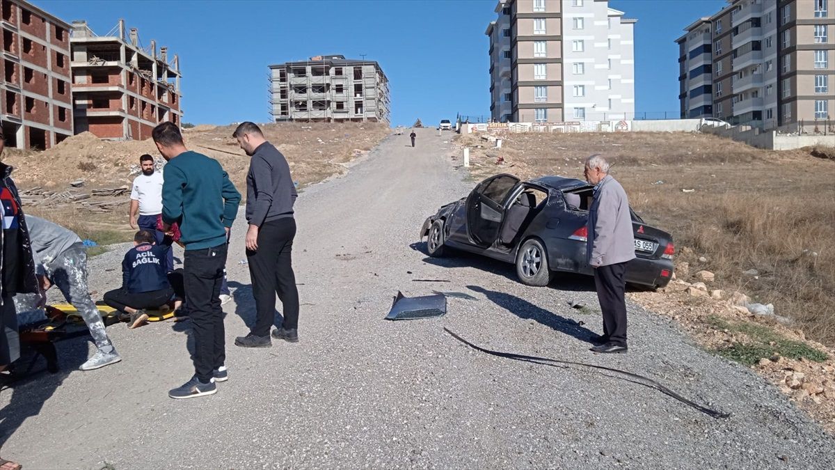 Bilecik\'te Ehliyetsiz Sürücü Takla Attı