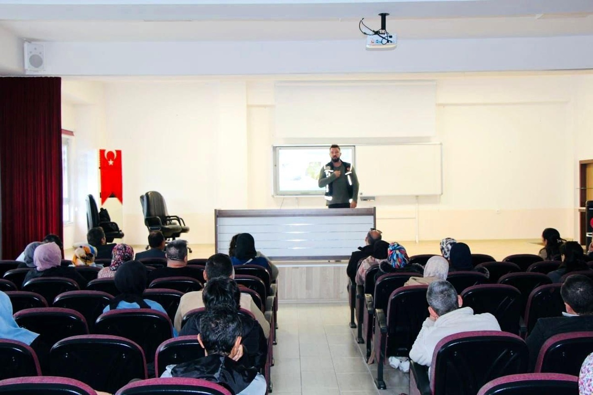 Bilecik\'te Velilere Narkotik Semineri