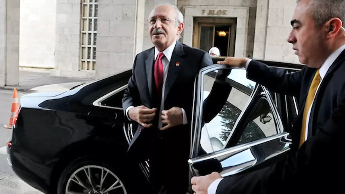 Kılıçdaroğlu 356 gündür kullandığı 2 makam aracını CHP\'ye iade etti