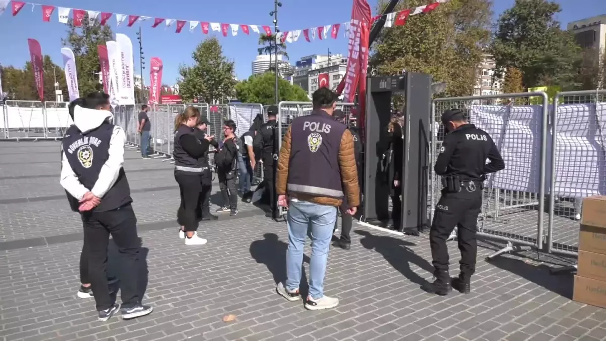 CHP Beşiktaş\'ta Miting Düzenledi