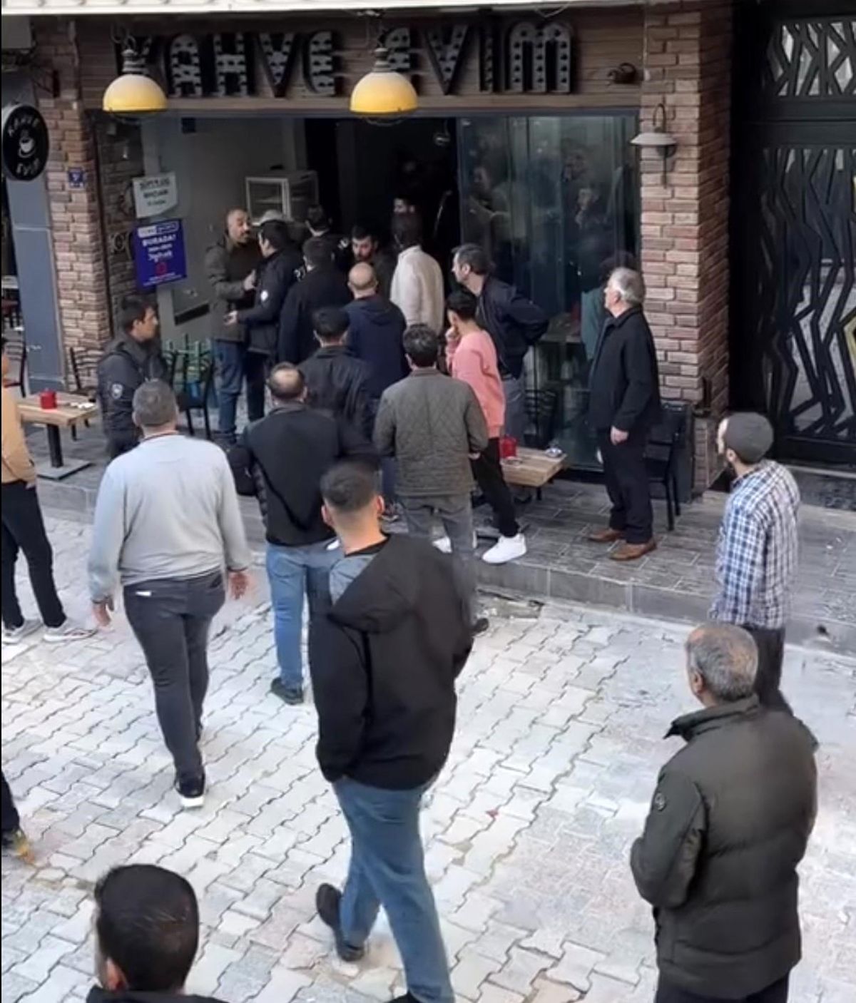 Elazığ\'da Bıçaklı Kavga: 1 Yaralı