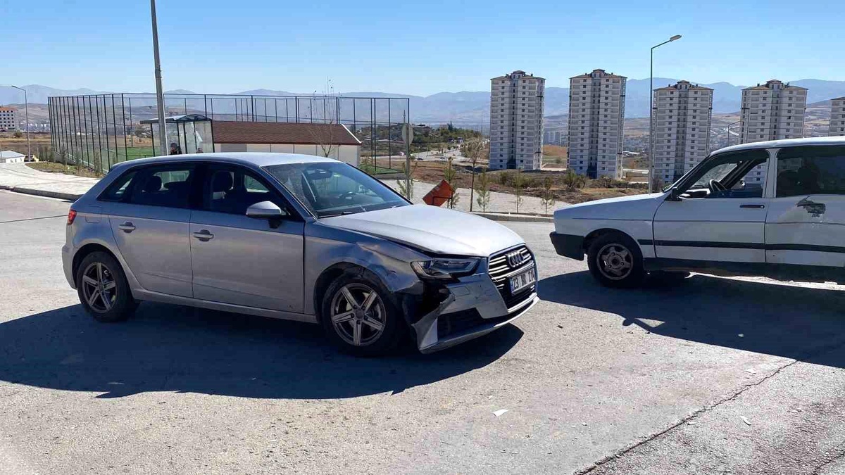 Elazığ\'da Trafik Kazası: 1 Yaralı