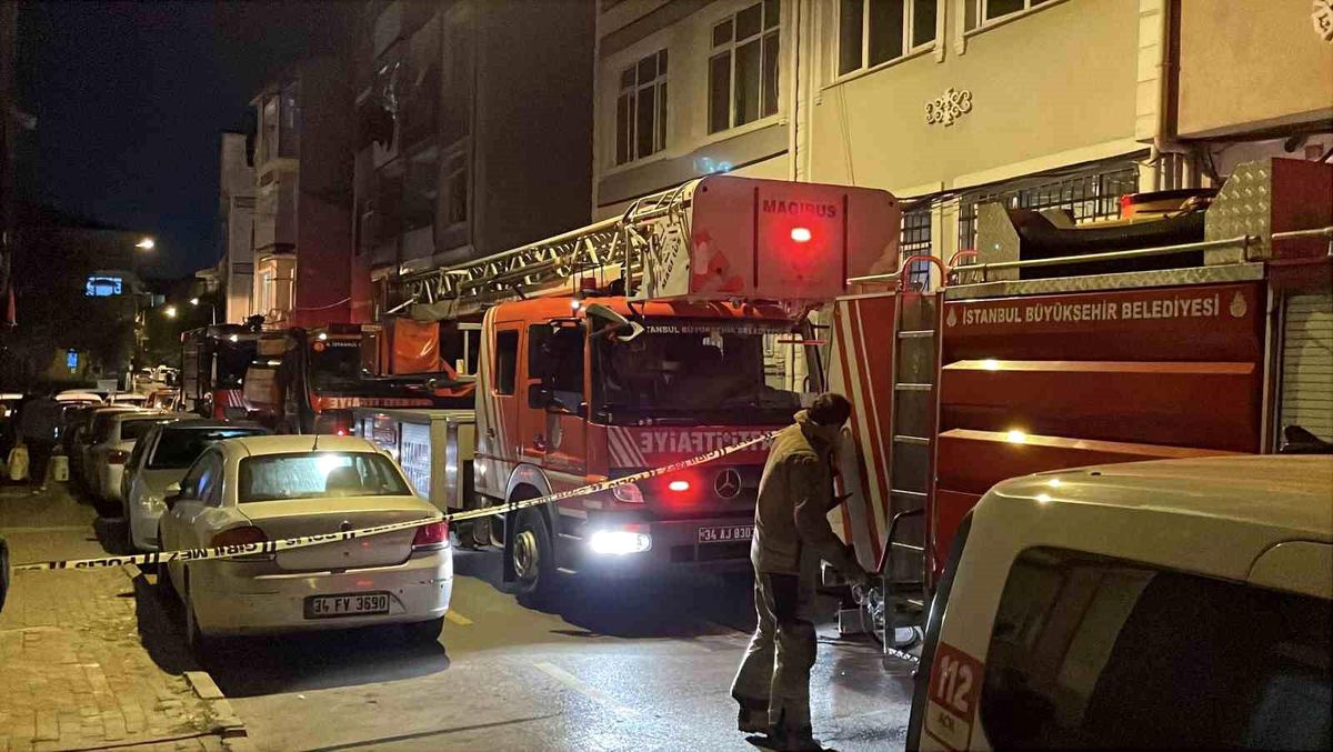 İstanbul\'da Bodrum Katında Yangın