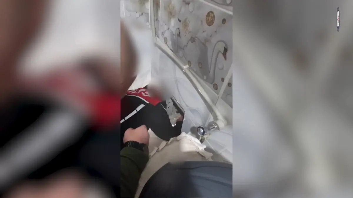 Firari Hükümlü Banyoda Gizli Bölmede Yakalandı