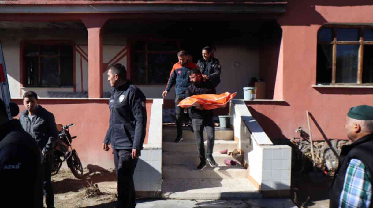 Iğdır'da gecekonduda çıkan yangında 2 yaşındaki bebek yanarak can verdi Iğdır'da gecekonduda çıkan yangında 2 yaşındaki bebek yanarak can verdi