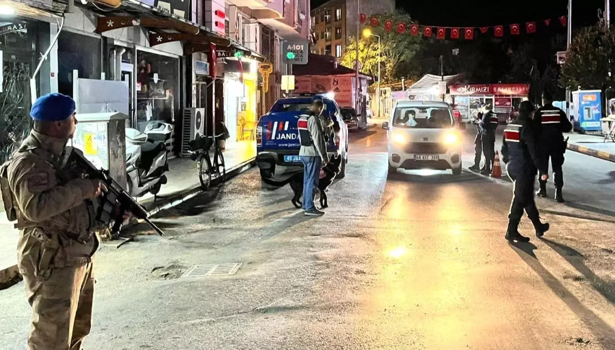 Manisa\'da Uyuşturucu ve Suçlu Yakalama Operasyonu