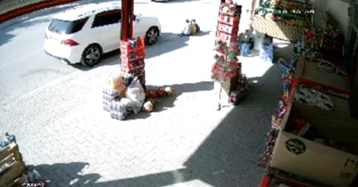 Cip, Çocuğun Ayağını Ezdi