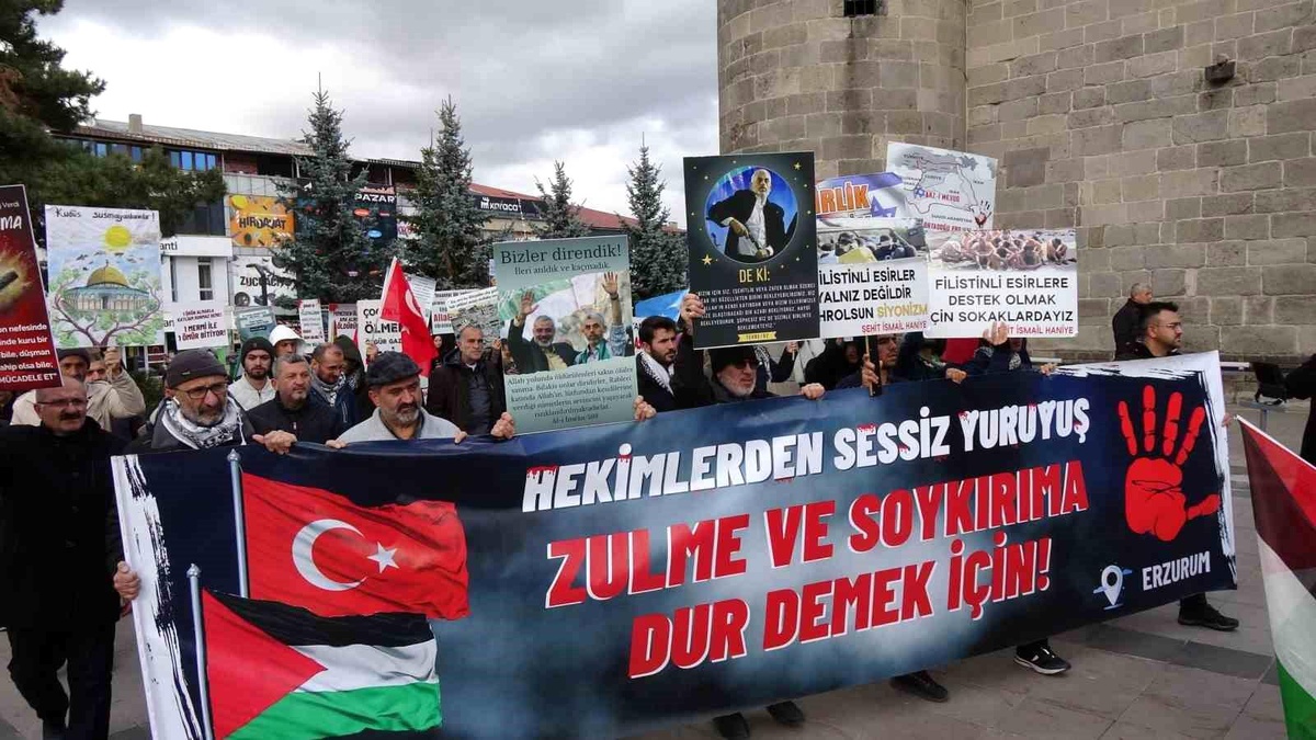 Sağlık çalışanları sessiz yürüyüşlerini 50\'nci haftada da sürdürdü