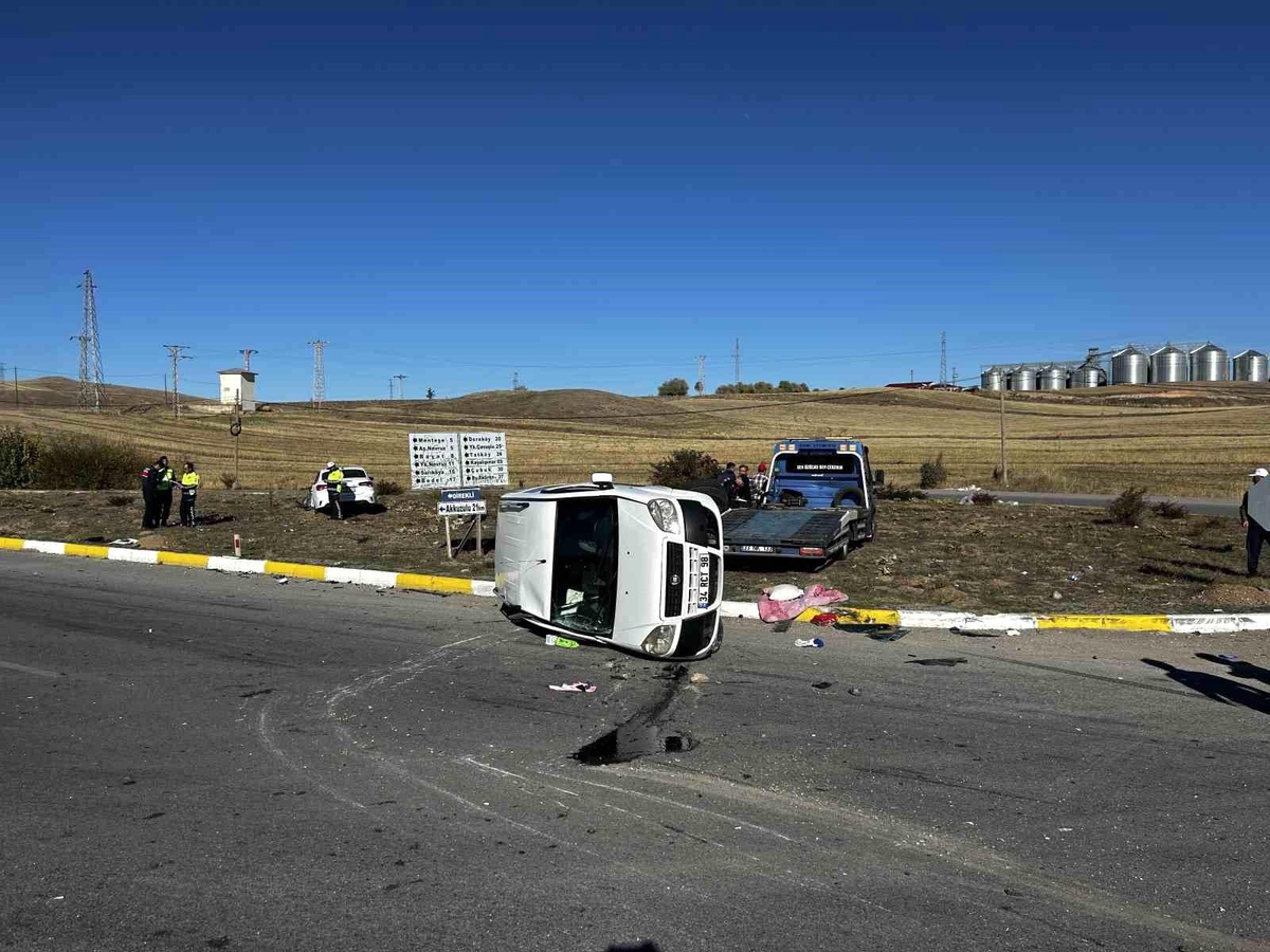 Sivas\'ta Trafik Kazası: 7 Yaralı