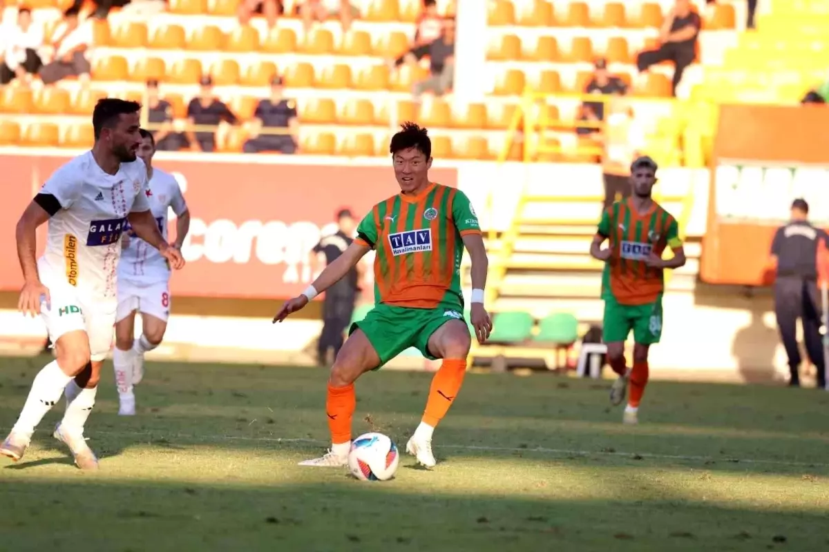 Alanyaspor, Antalyaspor\'a 2-1 Yenildi