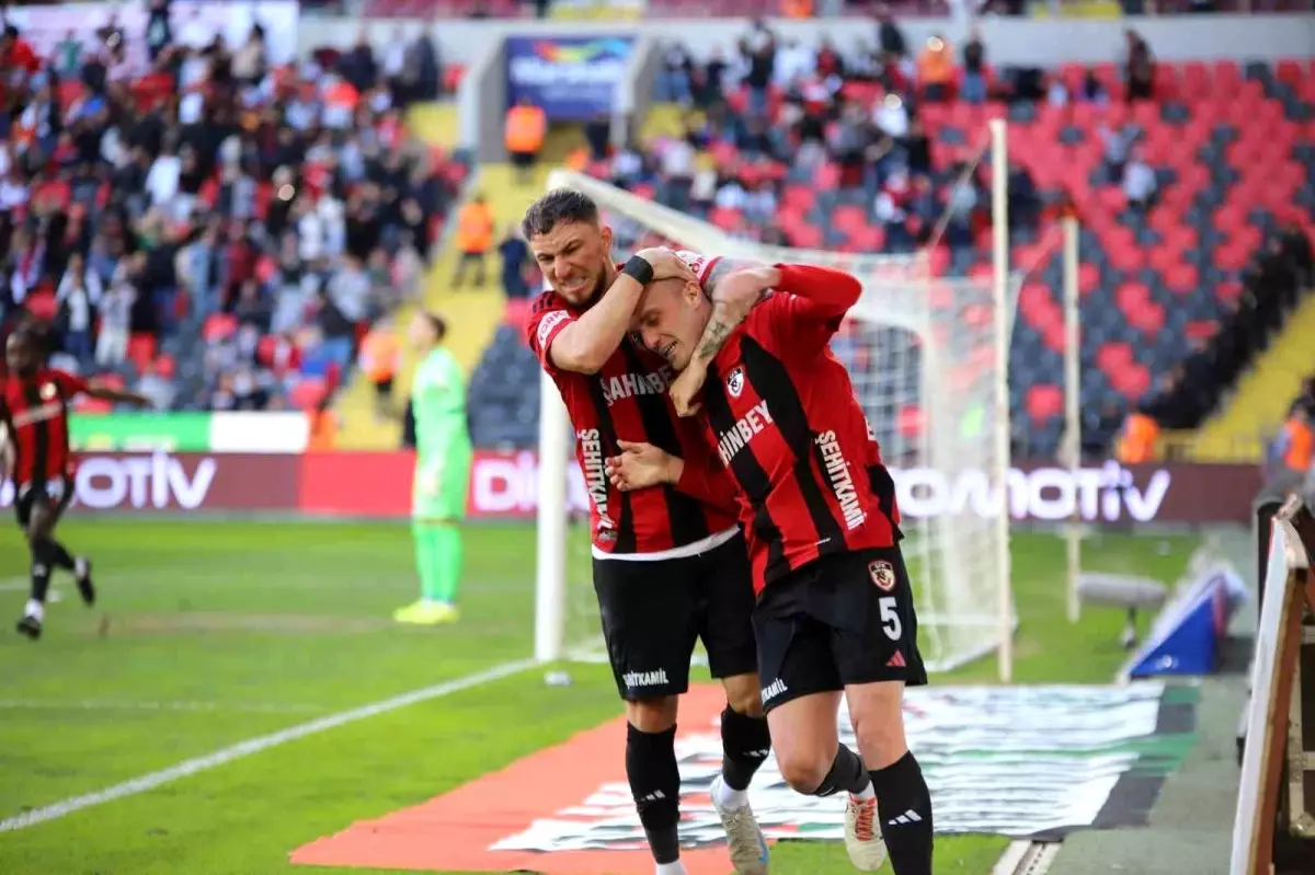 Gaziantep FK - Konyaspor Maçında İlk Yarısı 1-1 Beraberlik