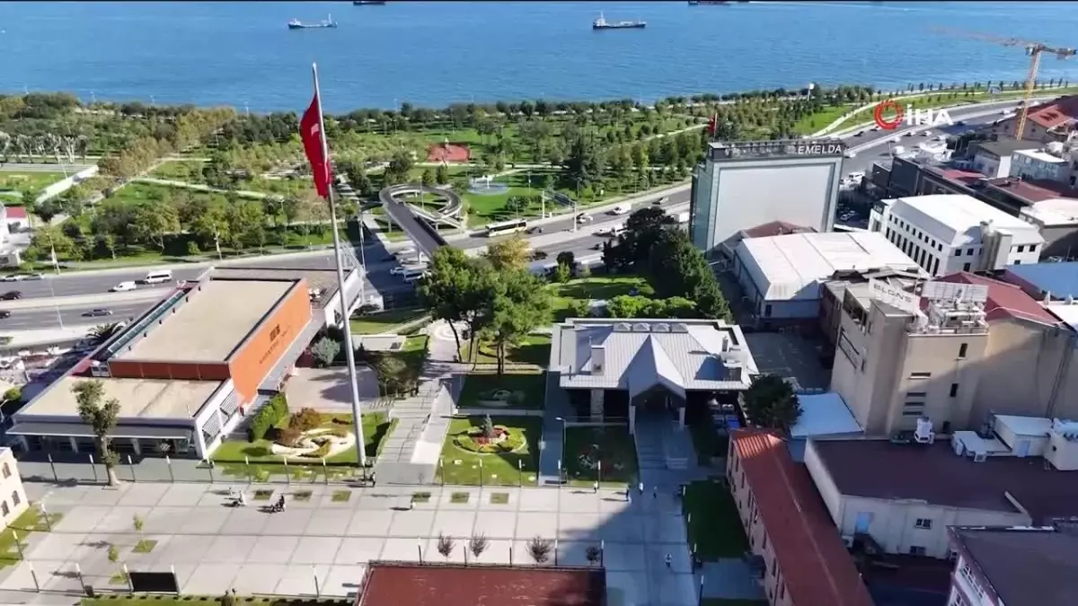 Zeytinburnu Uluslararası Cumhuriyet Koşusu 2024\'te Coşkuyla Gerçekleşti