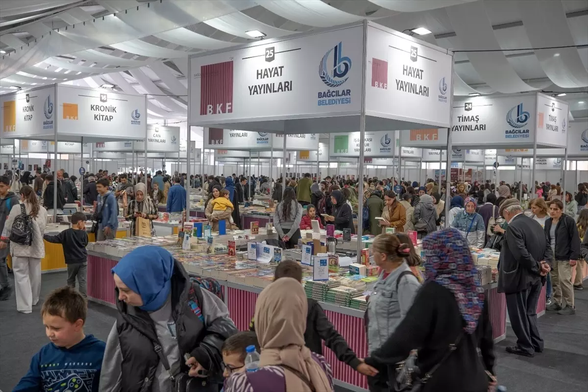 Bağcılar Kitap Fuarı\'na Yoğun İlgi