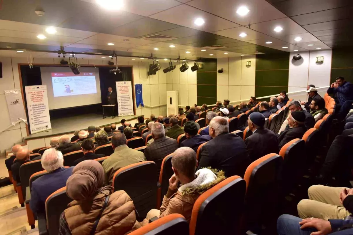 Ahlat\'ta Tarımda Planlı Üretim ve Hibe Çağrıları Toplantısı Düzenlendi