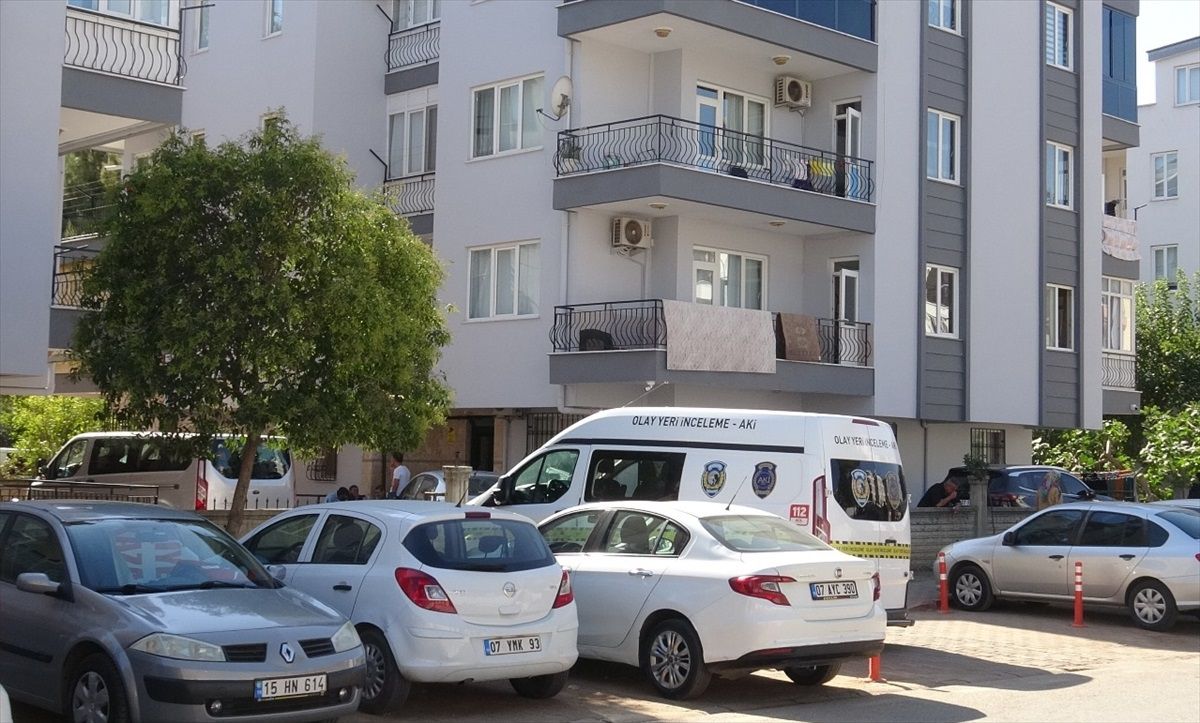 Antalya\'da Emekli Adam Ölü Bulundu