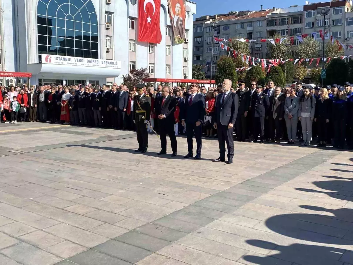 Bahçelievler Belediyesi\'nden 29 Ekim Kutlaması: 101 Çocuğa Bisiklet Dağıtıldı