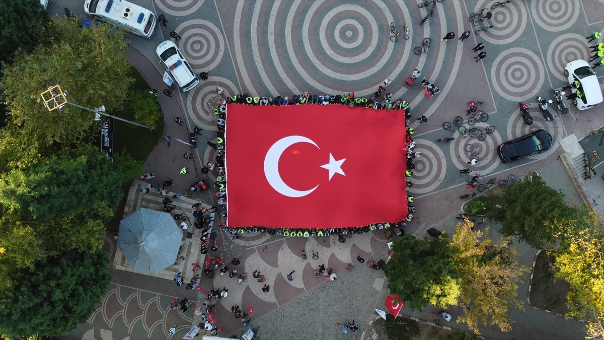 Bilecik\'te "Kurtuluştan Kuruluşa Motosiklet ve Bisiklet Turu" yapıldı