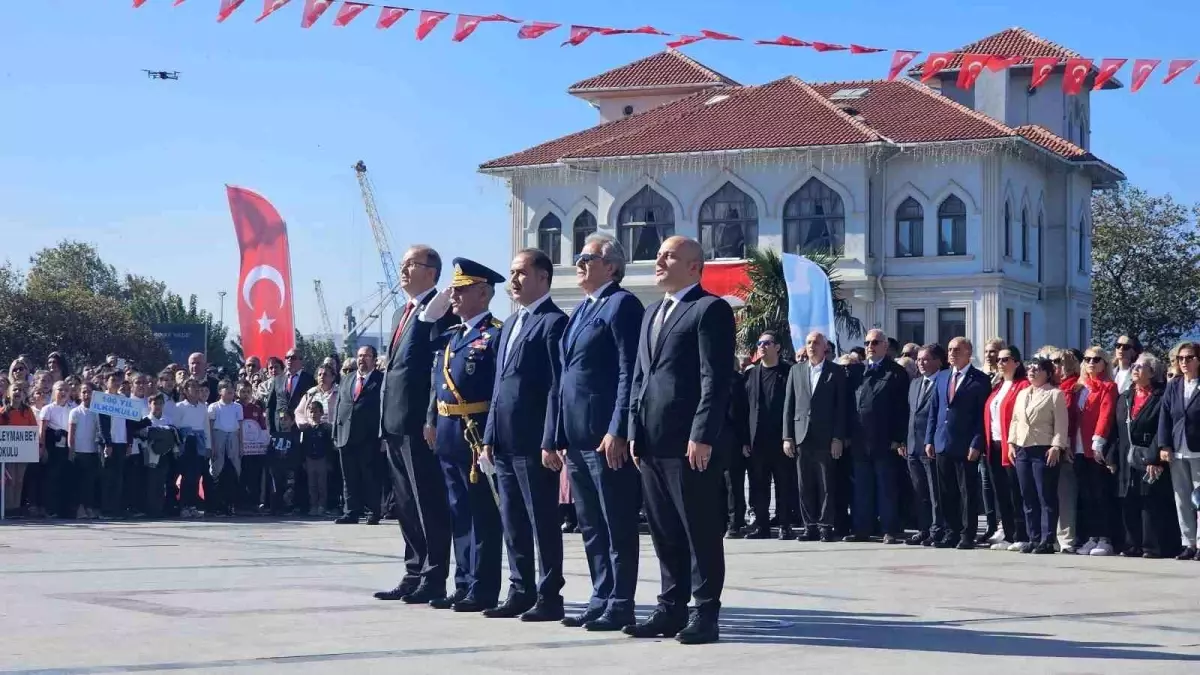 Bandırma\'da 29 Ekim Cumhuriyet Bayramı coşkusu