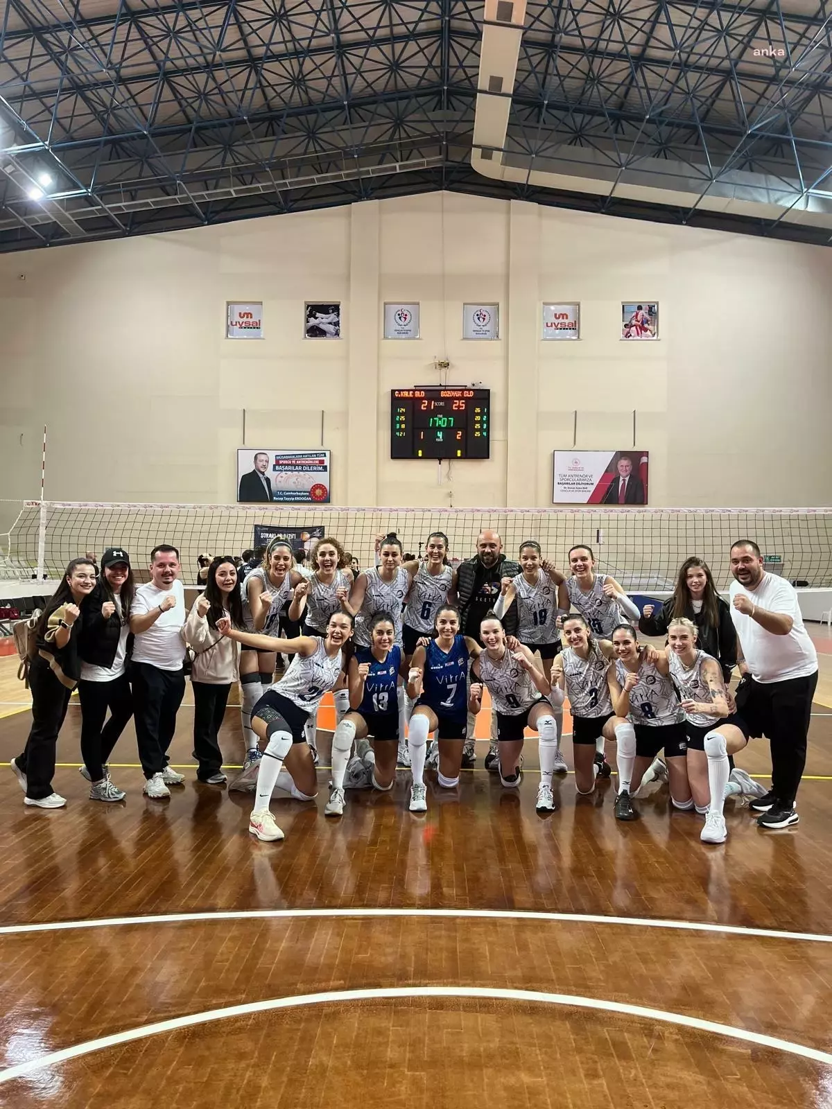 Bozüyük Kadın Voleybol Takımı, Çanakkale Belediyespor\'u 3-1 Mağlup Etti