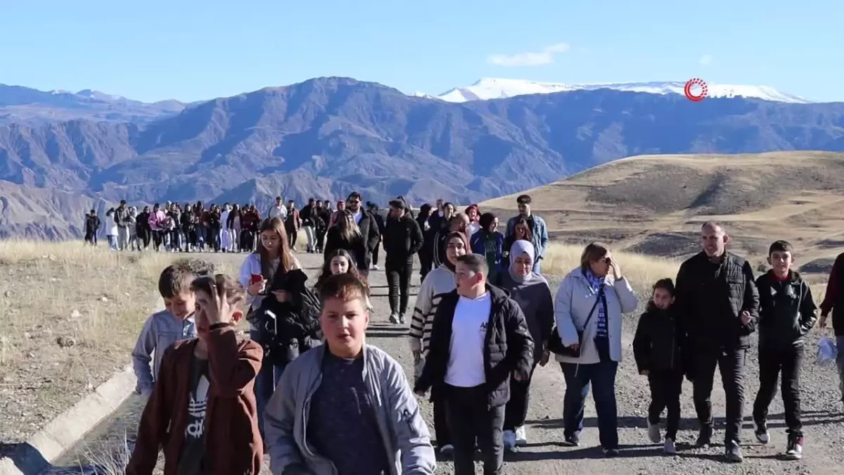 Cumhuriyet Coşkusunu Doğa Yürüyüşüyle Kutladılar