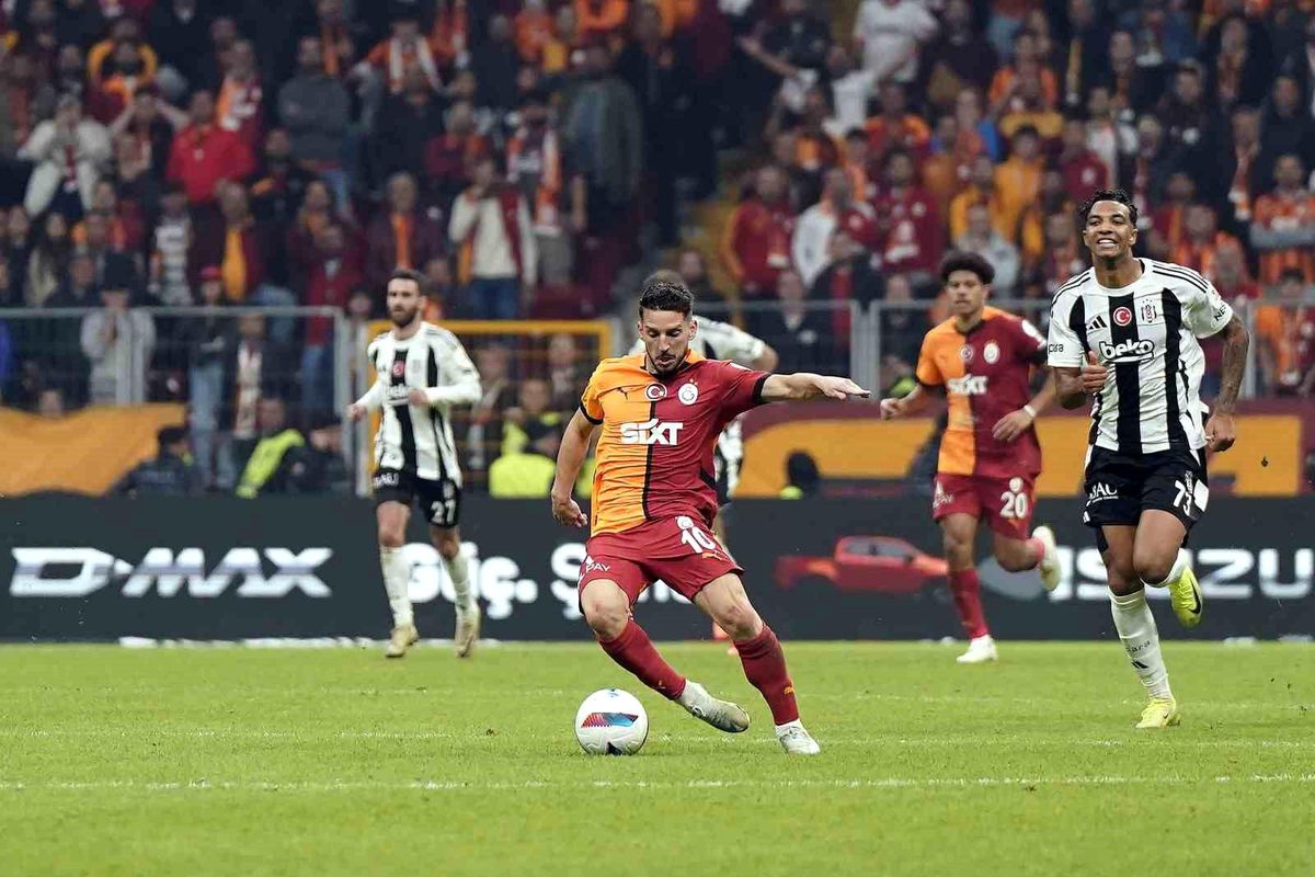 Mertens, Galatasaray\'da 100. Maçına Çıktı