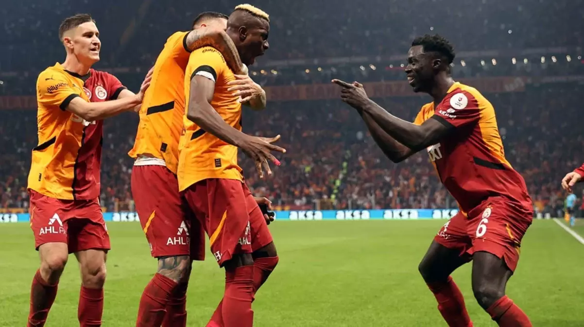 Galatasaray\'dan derbi biter bitmez Beşiktaş\'a olay gönderme