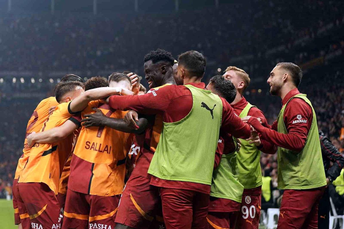 Galatasaray, Beşiktaş\'ı 2-1 mağlup etti