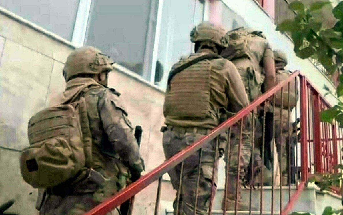 İzmir\'de Terör Operasyonu: 10 Tutuklama
