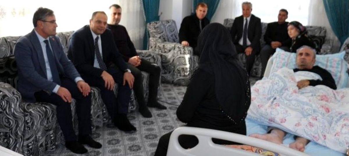 Kaymakam Demir, evde bakım ailelerini ziyaret etti