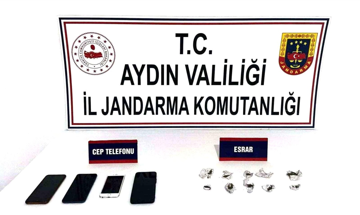 Kuşadası\'nda Uyuşturucu Operasyonu