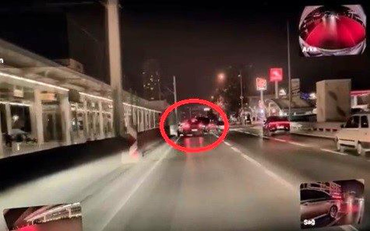Bursa\'da Makas Atan Araç Kaza Yaptı