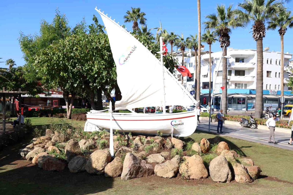 Marmaris Yelkenli Paraçelesi, 50 Yıl Aradan Sonra Yeniden Sergileniyor