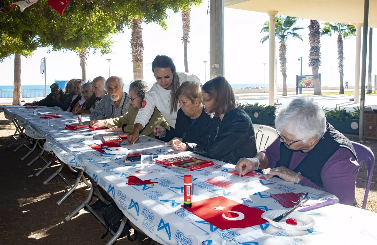 Gülümse Alzheimer Yaşam Merkezi\'nde Cumhuriyet Bayramı Kutlaması