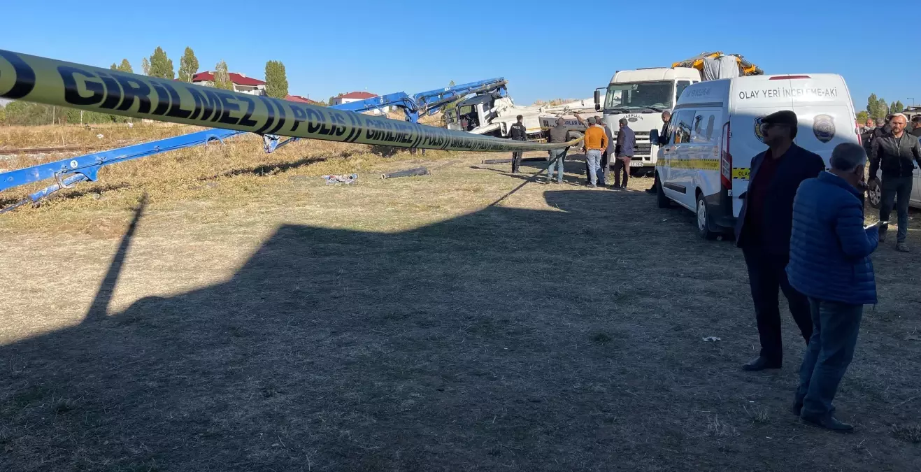 Yolcu Treniyle Beton Kamyonu Çarpıştı: 1 Ölü, 2 Yaralı