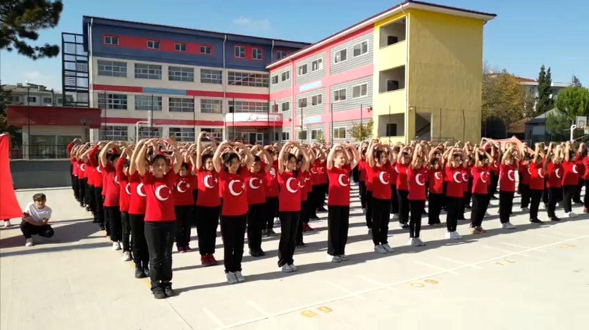 Düzce\'de Cumhuriyet Korosu Coşkusu