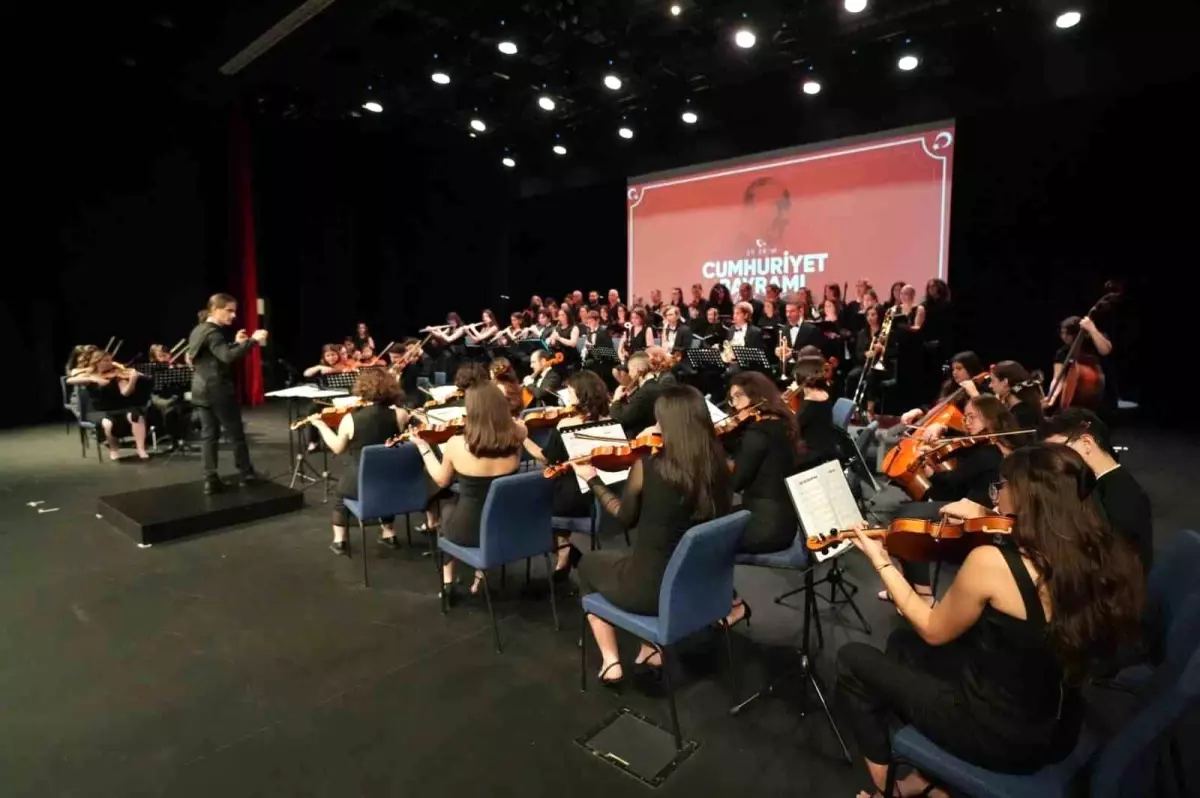 Sinan Meydan, Cumhuriyet\'in 101. Yılına Özel Konferans Verdi