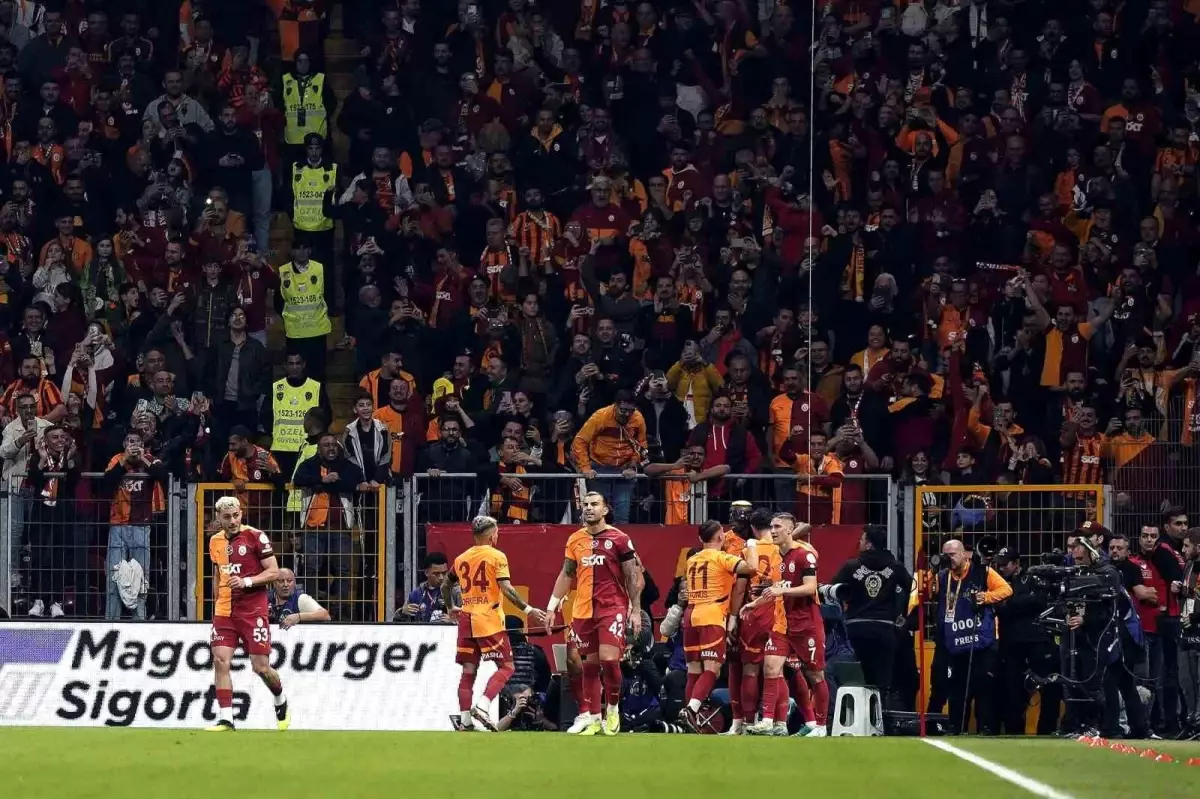 Galatasaray Derbide Önde