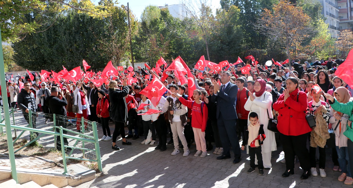 Cumhuriyet Bayramı\'nda Dev Koro Etkinliği