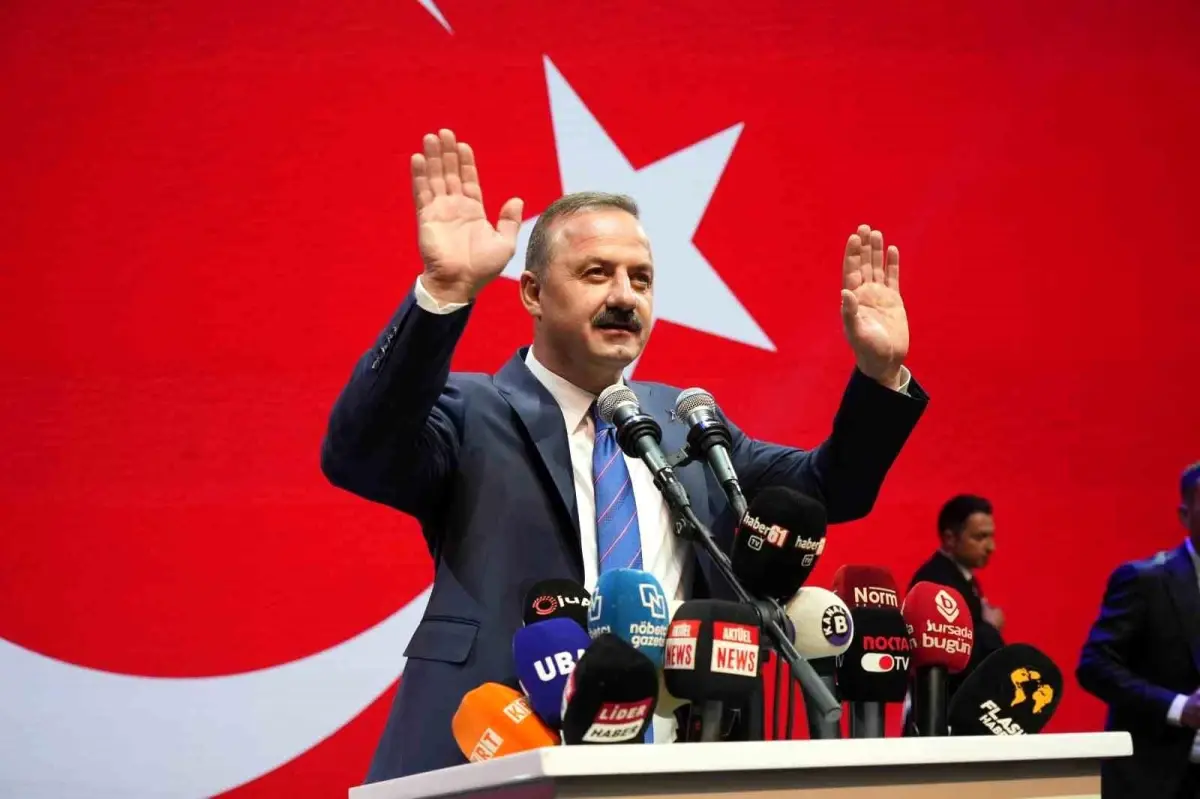 Yavuz Ağıralioğlu, Anahtar Parti\'nin tanıtımını gerçekleştirdi