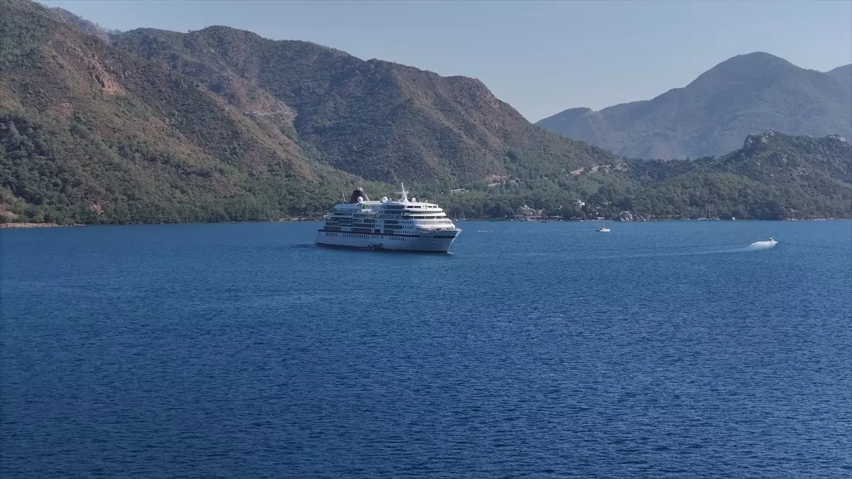 Kruvaziyerler Marmaris\'te