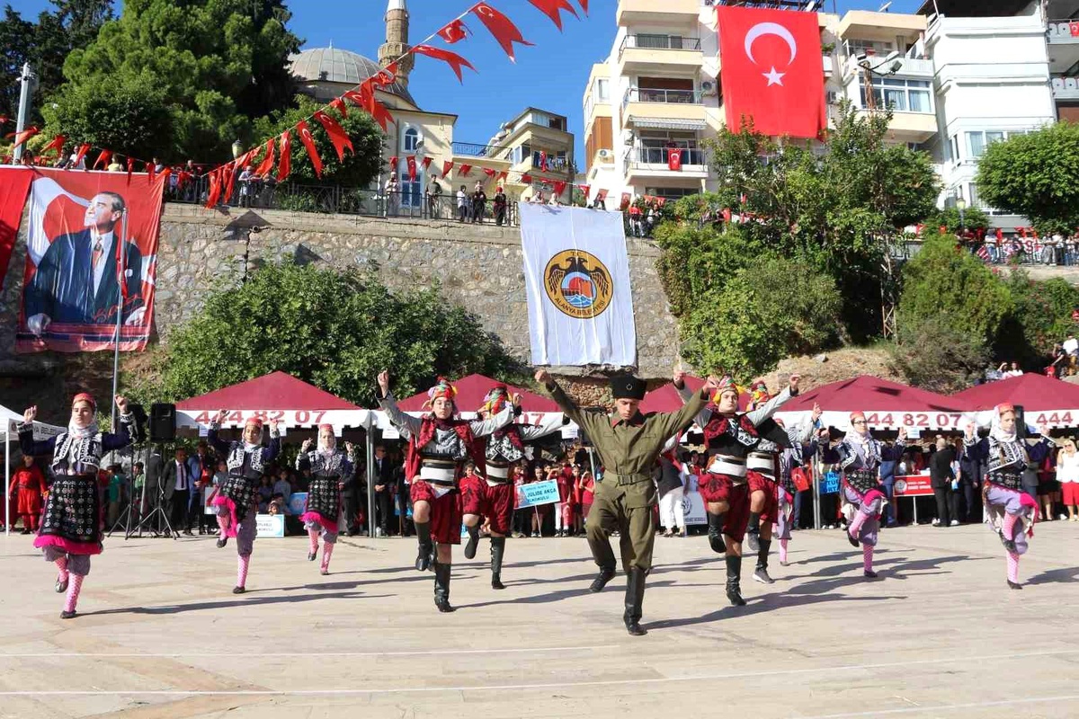 Alanya\'da Cumhuriyet Bayramı coşkuyla kutlandı