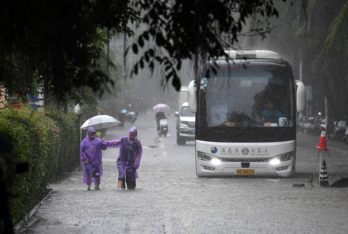 Hainan\'da Trami Tayfunu Etkisi