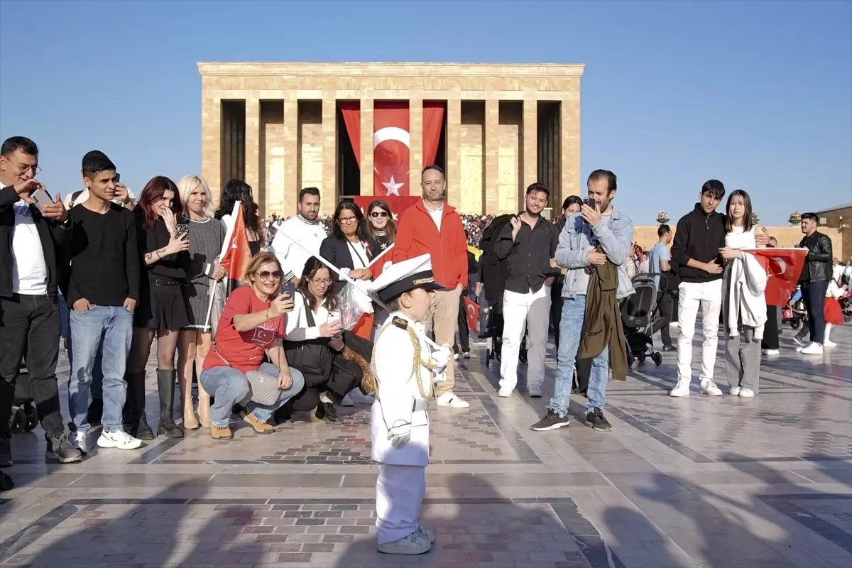 Minik Askerin Anıtkabir Performansı